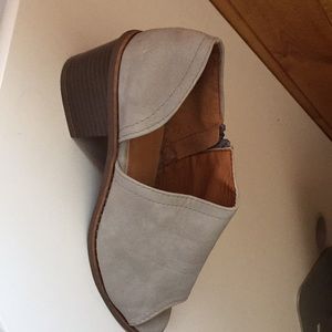 Open toed women’s shoes